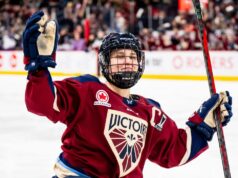 Marie-Philip Poulin pontua em triplo OT, série de empates Victoire com Frost