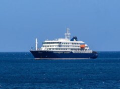 Surto em navio de cruzeiro deixa 3 mortos enquanto autoridades atrasam evacuações médicas e investigam ameaça de hantavírus