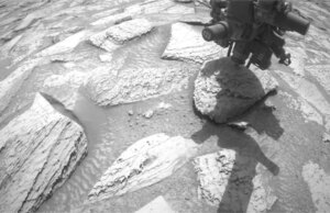 O Curiosity Mars Rover da NASA ficou preso em uma rocha: observe-o se libertar