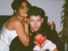 Nick compartilha fotos INVISÍVEIS de Priyanka-Malti no Dia das Mães