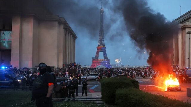 paris-psg-celebration-fire.jpeg
