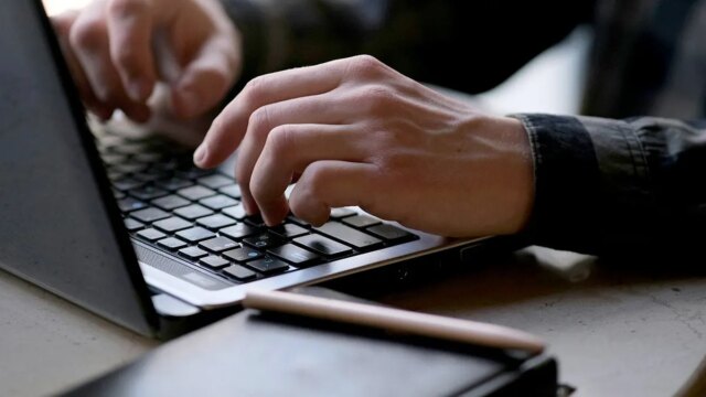 person-typing-on-computer-001.jpeg
