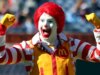 Ronald McDonald se torna viral depois de cantar ‘Star-Spangled Banner’ em um jogo da liga secundária de beisebol