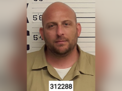 Homem de Kentucky acusado de sequestrar, matar mulher e manter seu corpo sob um trailer antes de ser descartado