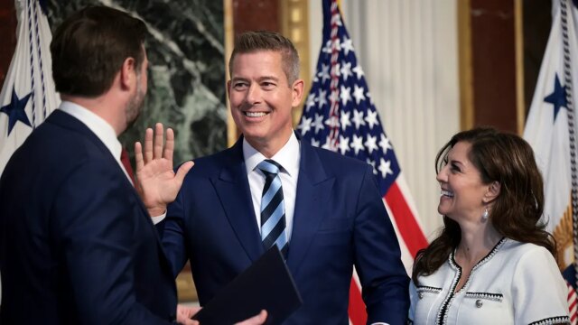 sean-duffy-swearing-in-rachel-campos-duffy-jd-vance.jpg