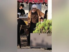 Shirley MacLaine foi vista almoçando em Malibu poucos dias antes de sua comemoração de 92 anos