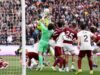 Neville: Gol anulado do West Ham é o maior momento da história do VAR