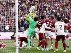 Neville: Gol anulado do West Ham é o maior momento da história do VAR