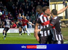 Salford revidou e venceu a primeira mão do play-off da L2 em Grimsby