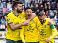 Campbell marca duas vezes no retorno, na vitória do Hibernian sobre Falkirk para aumentar as esperanças do Euro