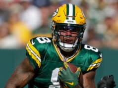 Packers operating again Jacobs preso sob acusações de violência doméstica