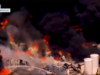 Vídeo chocante mostra uma gigante nuvem negra de fumaça subindo do incêndio em uma instalação de reciclagem de plástico no Tennessee