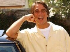 Tony Danza rodou em um kart enquanto corria com o grande Rusty Wallace da NASCAR, há 21 anos.