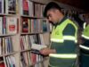 Do lixo ao tesouro: Trabalhadores do lixo criaram uma biblioteca de 40.000 livros a partir de livros que as pessoas jogaram fora