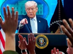 Trump ignora os guardiões da mídia enquanto o governador Sanders revela que os meios de comunicação tradicionais estão perdendo o controle