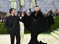 Sam Smith supostamente noivo de Christian Cowan, designer do conjunto Met Gala de 52 libras do cantor