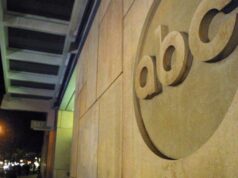 Enquanto Kimmel zomba de Trump, as licenças das estações de TV da ABC estão sob revisão – eis o que isso significa