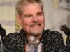 Tom Kane, dublador de ‘Star Wars: The Clone Wars’ e ‘Powerpuff Women’, morre aos 64 anos