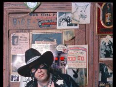 David Allan Coe, polêmico pioneiro do ‘país fora da lei’, morre aos 86 anos