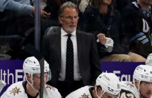 Golden Knights reservam viagem para a closing da Stanley Cup após polêmica demissão do técnico