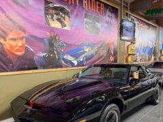 A réplica do carro ‘Knight Rider’ do museu foi multada por excesso de velocidade. Não vai a lugar nenhum há anos