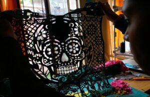 Designer mexicano mistura futebol e cultura pré-hispânica antes da Copa do Mundo