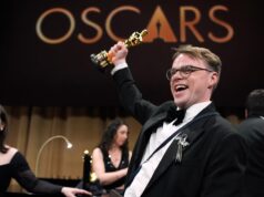 Um Oscar é perdido e encontrado depois que o diretor foi forçado a verificá-lo em um voo saindo do JFK