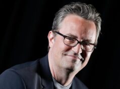 Lembranças e obras de arte de ‘Associates’ de Matthew Perry vão a leilão para fundação que leva seu nome