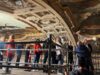 Pinturas no teto de Klimt em exibição nos passeios diários de andaimes do teatro de Viena
