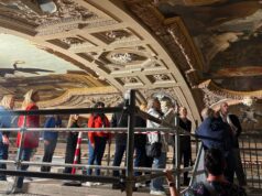 Pinturas no teto de Klimt em exibição nos passeios diários de andaimes do teatro de Viena