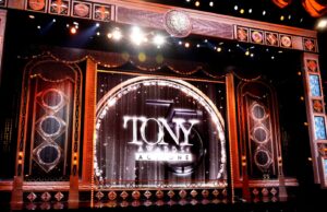 O que assistir no Tony Awards na maior noite da Broadway