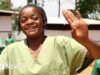 Testemunhando alegria em meio à morte: BBC viaja ao epicentro do surto de Ebola