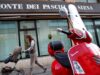 A guerra de licitações irrompe para o banco mais antigo do mundo enquanto o Intesa da Itália penetra na oferta de BPM