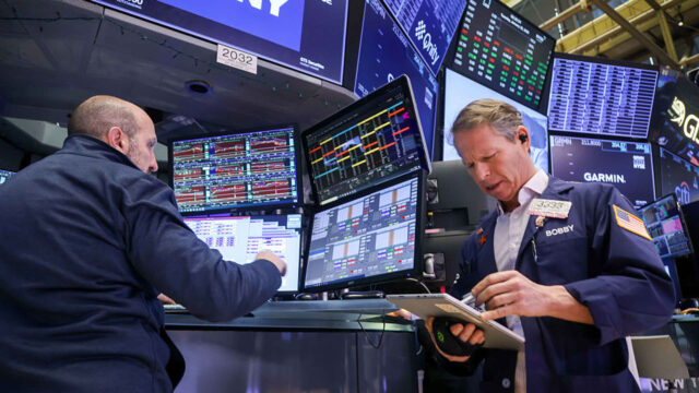 108254453-1768932204557-gettyimages-2256714490-US_STOCKS.jpeg
