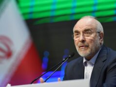 Líder iraniano zomba da afirmação de Trump de que Teerã deve comprar produtos agrícolas dos EUA com ativos descongelados