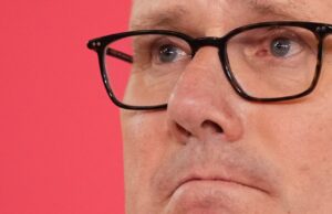 O primeiro-ministro do Reino Unido, Keir Starmer, deve delinear um plano de saída à medida que aumenta a pressão para sair