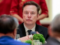 Irã ameaça empresas de Elon Musk no Oriente Médio: mídia estatal iraniana