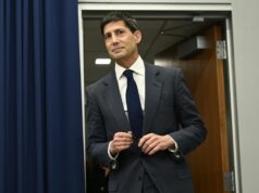 As projeções do Fed prevêem um aumento das taxas em 2026, mas o presidente Warsh se absteve