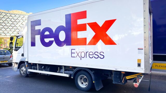108325012-1782152797262-gettyimages-2277688306-fedexfederalexpresswhitelorrytruckvanvehicleparceldel.jpeg