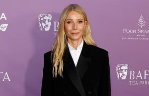 Gwyneth Paltrow revela que seu marido pensa que ela é uma REPUBLICANA enquanto ela aborda abertamente sua posição política