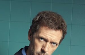 Hugh Laurie divide os fãs com uma resposta ‘sem classe’ às críticas nas redes sociais sobre seu programa de sucesso Home