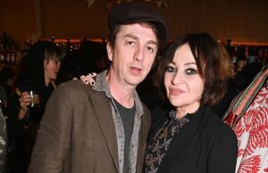 Pearl Lowe compartilha uma postagem emocionante ao comprar uma nova casa em Somerset depois de ser forçada a vender a casa de sua amada família quando perdeu quase £ 100 mil em um mau negócio