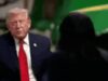 ‘Obrigado, querido’: Trump sai furioso da entrevista da NBC depois de chamar o entrevistador de ‘estúpido’ – vídeo