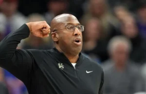 Mike Brown está a uma vitória da história definitiva de redenção da NBA