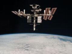 A Estação Espacial Internacional é velha e apresenta vazamentos. Deveria ser desativado mais cedo ou mais tarde?