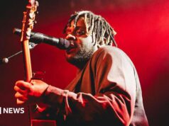 Como Myles Smith transformou cinco anos de anotações de terapia em um álbum de estreia