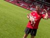 A estrela de Emmerdale leva o filho de dois meses para Outdated Trafford e compartilha fotos adoráveis