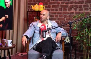 As co-estrelas de Coronation Avenue Jack P Shepherd respondem ao novo visible enquanto ele raspa a cabeça para um transplante de cabelo