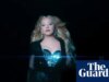 Lasers vaginais, bananas e um Cumberbatch estranho: 10 momentos surpreendentes no novo vídeo de Madonna