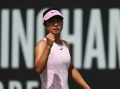 Alex Eala supera Alina Charaeva para chegar às quartas de ultimate de Birmingham